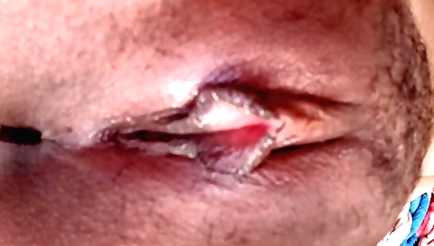 Indian girlfriend makes me video with her hairy pussy