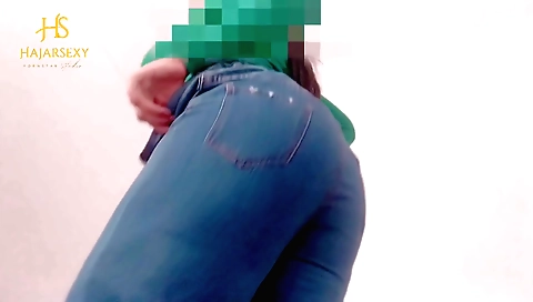 Homemade solo video with a brunette who likes getting banged