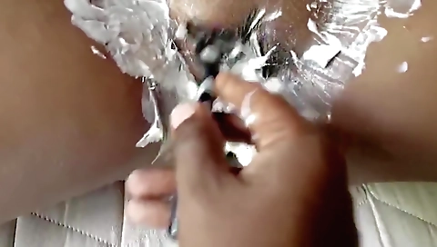 Hairy indian milf in sexy lingerie and a nice bra is shaved