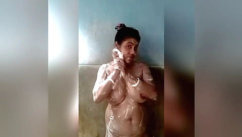 Sexy brunette with a juicy ass shows her love for sex