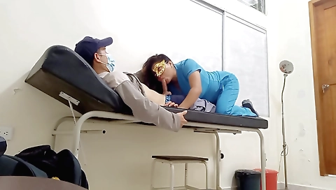 Hot amateur indian doctor with small tits fucks patient