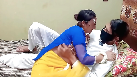 Bahu ko bahu ki chut har jai jod diya bahu ki chut phar