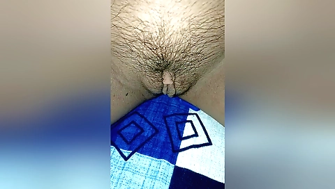 Amateur hairy pussy video with the girl doing it with her fingers