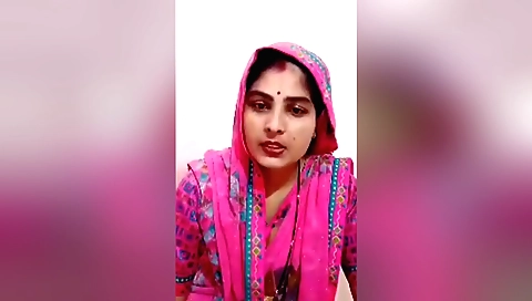 Indian girlfriend enjoys her best friend's cock in a car