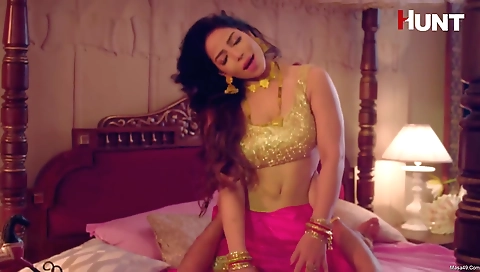 Sexy milf with sexy figure making a sexy scene with guys