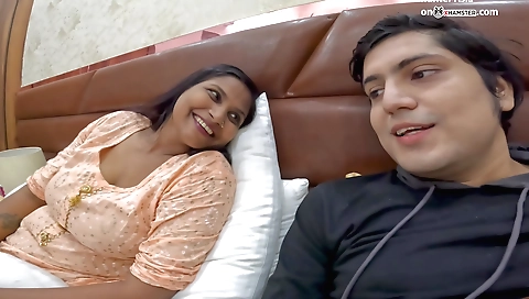 Big tits milf shows herself for some money in her hotel