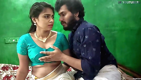 Brunette with a nice round pussy and a nice pussy hole