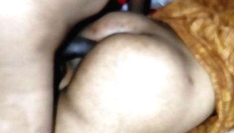 Indian brunette 18+ amateur getting off on the bed