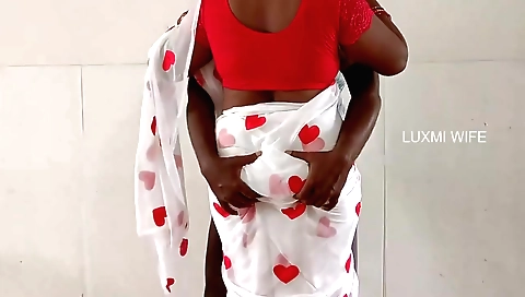 Indian milf suck cock and get it in her shaved pussy