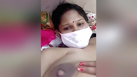 I am naked and showing off my hairy pussy in webcams