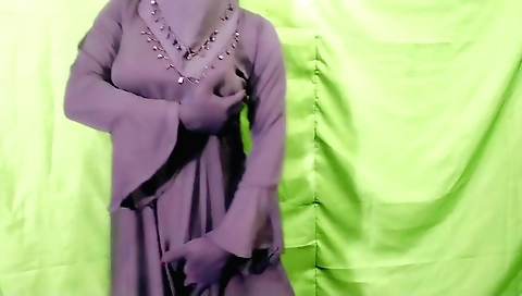 Indian babe in stockings naked in an amateur video