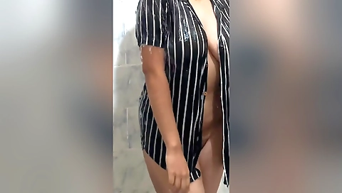 Indian girl in a showering outfit shows her naked body
