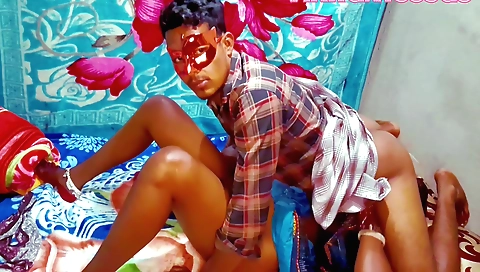 Indian woman with a big ass and a nice face gets fucked