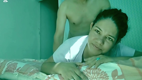 Indian brunette with natural body and a nice ass takes a big cock deep