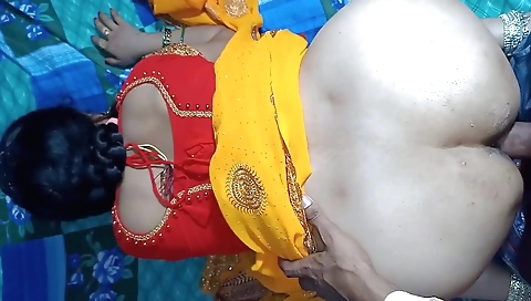 Indian babe has sex in a tight alley by her stepbrother