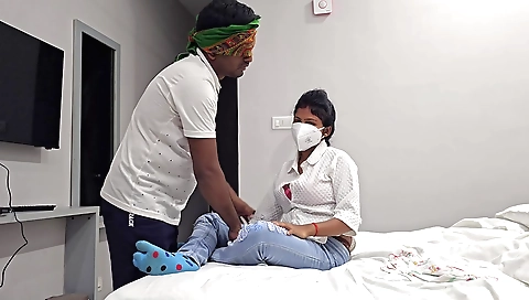 Amateur Indian woman in a dress gets her cunt pounded