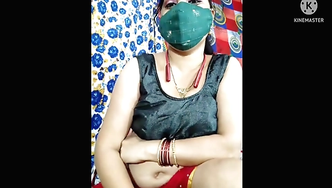 Busty bhabhi plays with her favorite dildo in hd cam