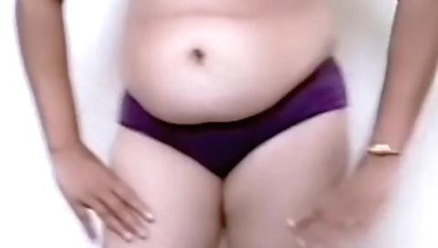 Indian solo girl shows her body for us in the camera