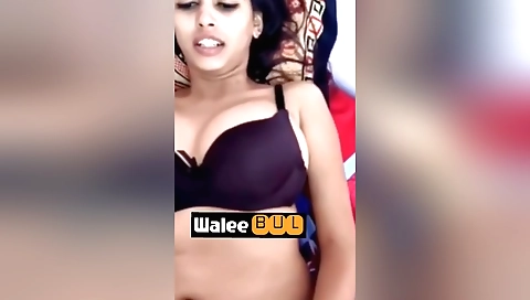 Indian brunette video with a sexy and sexy voice 1