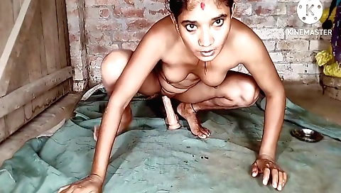Indian amateur slut playing with her pussy with a toy