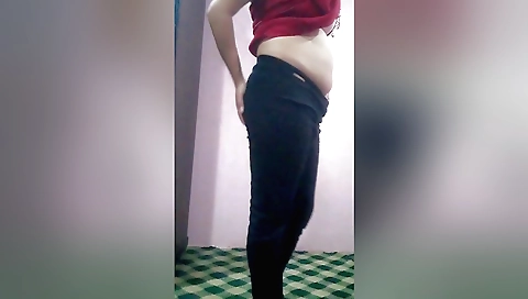 Indian naked girl with a wet cunt and a natural body