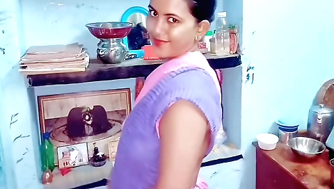 Indian girl is fucking herself in amateur solo video