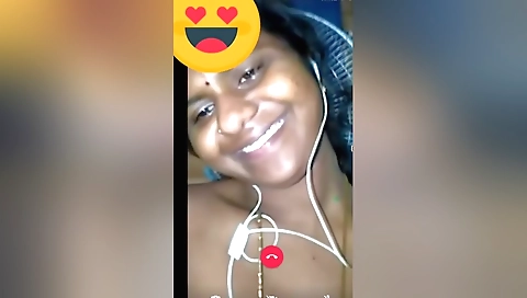 Indian hottie shows off her body and tits on webcam