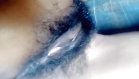 Indian slut with hairy pussy masturbates in amateur porn