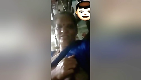 Today Exclusive- Desi Bhabhi Showing Her Boobs And Pussy 1