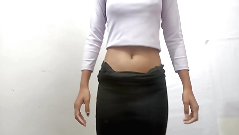 Nude solo video with a naked woman and her fingering