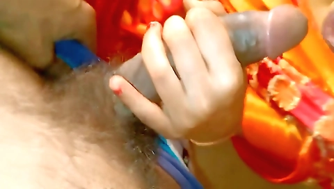 Indian whore gets a deep creampie in her hairy cunt