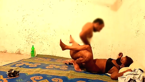 Indian webcam video shows a slutty teen with a sexy face