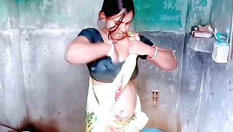 Bengali bhabhi in bathroom full viral mms 39852909350172033324