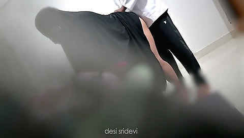 Doctor fucks with a pussy in a hot indian sex video