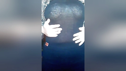 Hot amateur sex video showing a hot naked girl in pussy