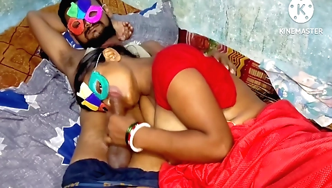 Indian brunette with large boobs gets her pussy stretched