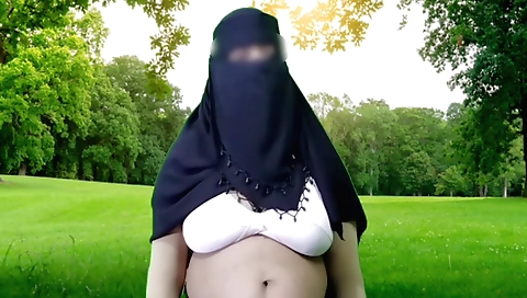 Indian solo housewife sex video with her young boyfriend