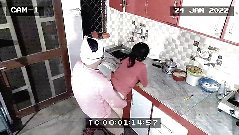 Sexy amateur girl in the kitchen gets caught in the kitchen