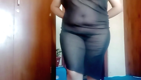 Indian brunette is masturbating in amateur online video