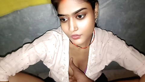 Indian girl has a small tits and an attractive body