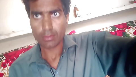 Indian babe has sex with her boyfriend and her boyfriend