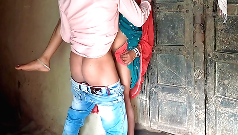 Indian teen with a sexy body makes out in her bedroom