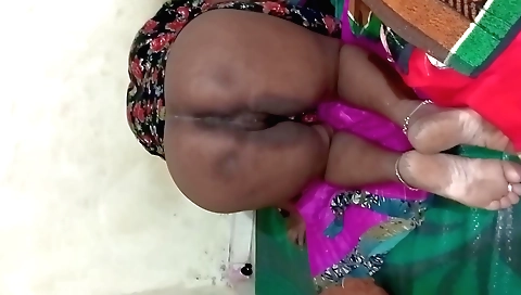 Chubby bhabi shows off her boobies and ass in solo video