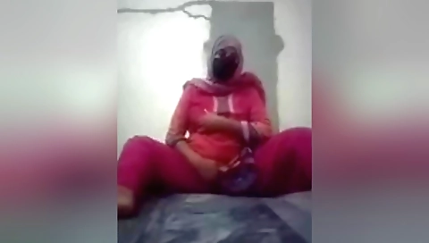 Best looking milf in a sexy outfit in solo amateur video