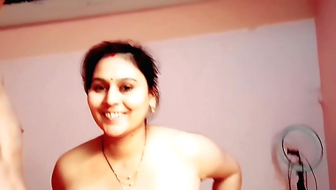 Amateur teen 18+ with small tits and a pair of small boobs