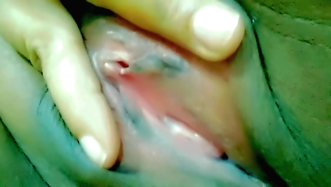 Indian solo female shows her perfect body in public