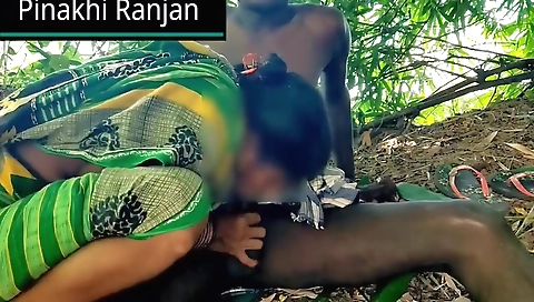 Amateur brunette in khaki shorts gets creampied outdoors